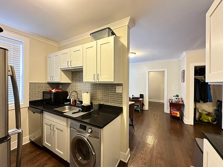 4218 N Clark St #3 — Photo 3