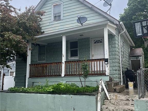 2nd image of 124 Gray St