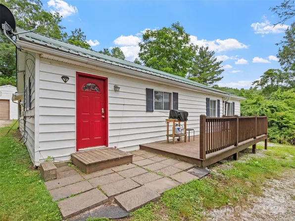 929 Altapass Hwy, Spruce Pine, NC 28777