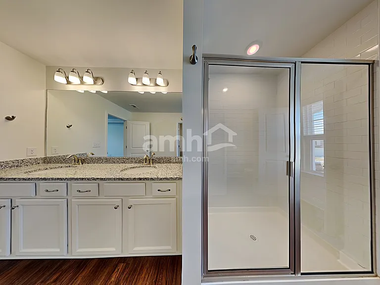1360 Lomond Dr — Photo 15