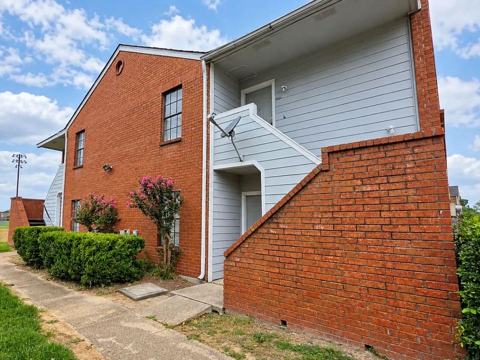1st image of 7975 Streamside Dr #2B