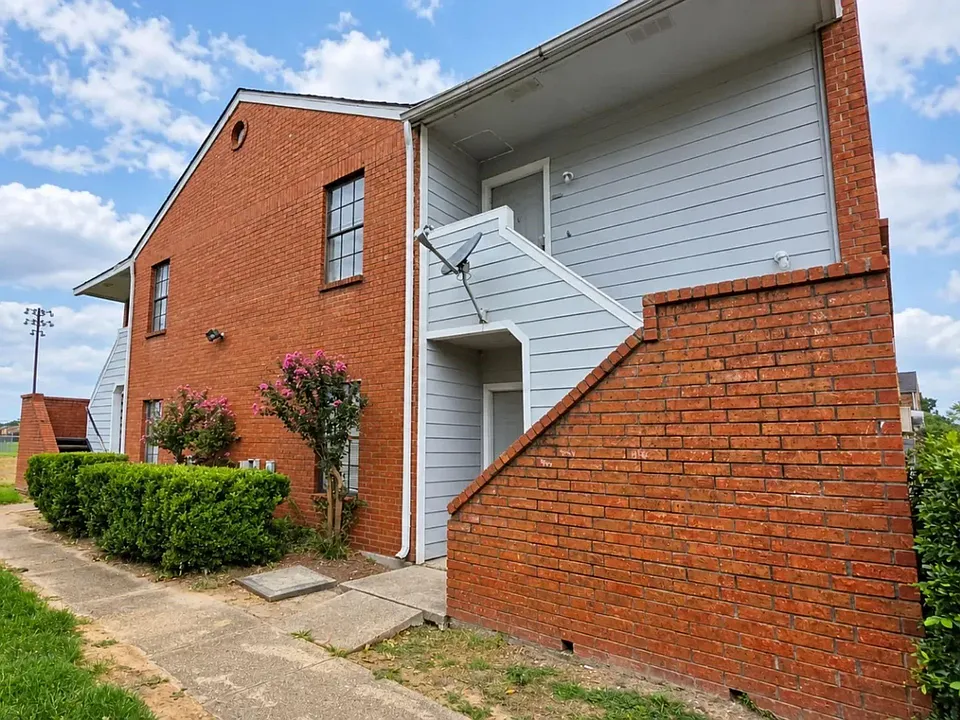 7975 Streamside Dr #2B