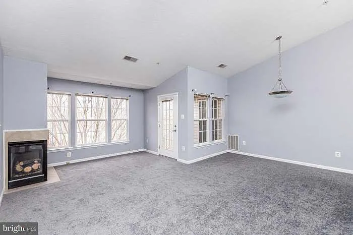 3033 Hunting Ridge Dr — Photo 14