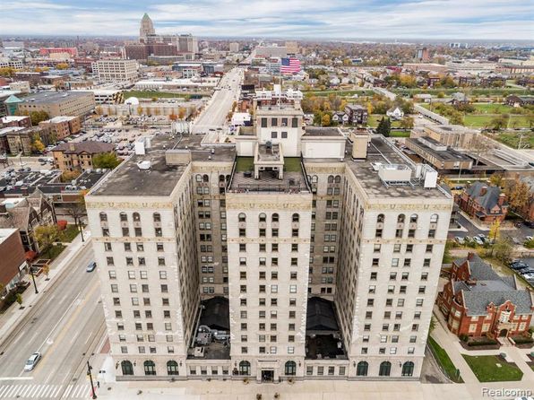15 E Kirby St #229/229