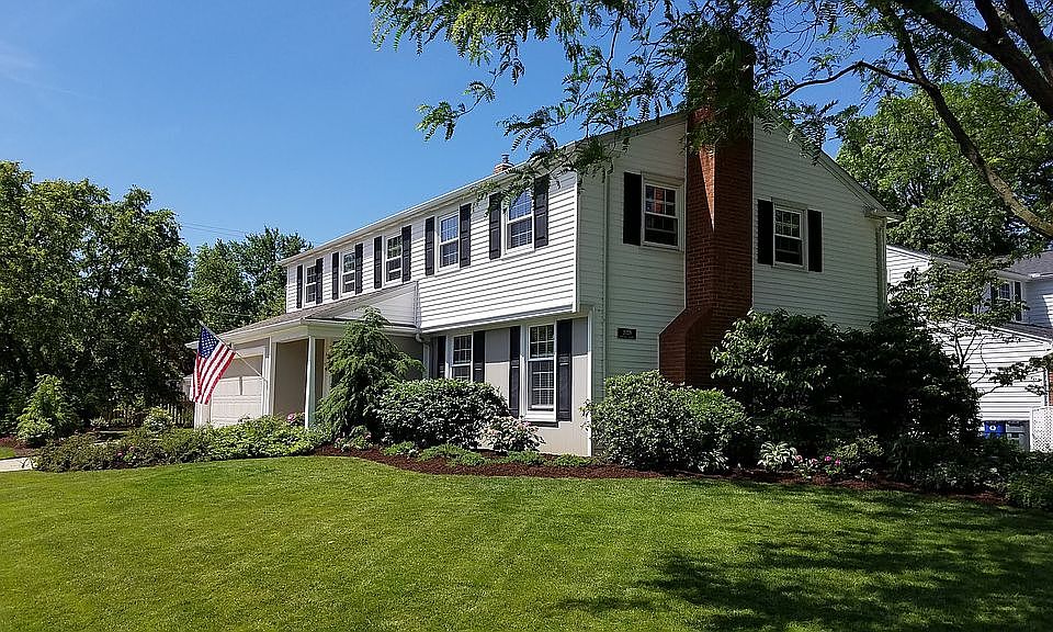 2nd image of 20219 Mercedes Ave