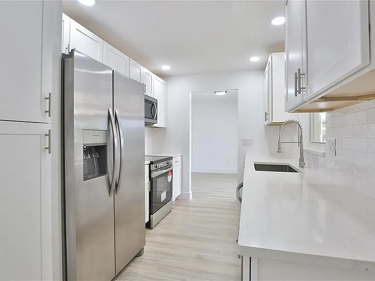 2834 Hardee Dr — Photo 3