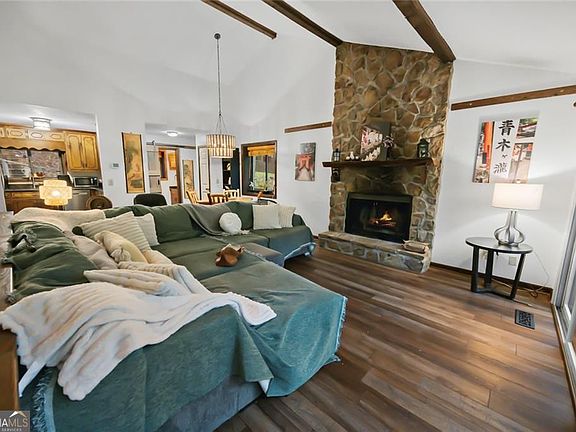 5th image of 200 Villa Rd #128