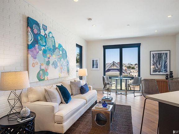 5th image of 2200 Market St APT 403
