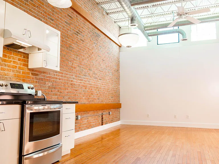 107 1st St S #201 — Photo 9