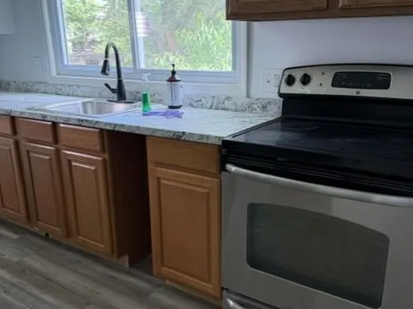 2843 Parkwood Blvd, Kansas City, KS 66104