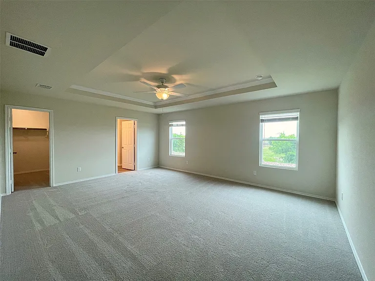 481 Grenada Lake Dr — Photo 16