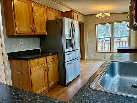 4th image of 559 Tea St #9
