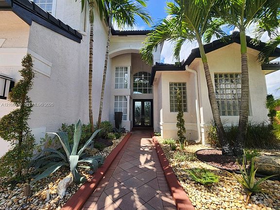 2nd image of 3920 SW 195th Ter