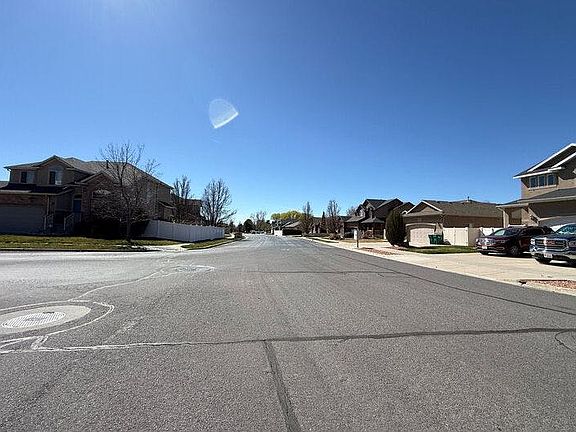5th image of 702 Weaver Ln