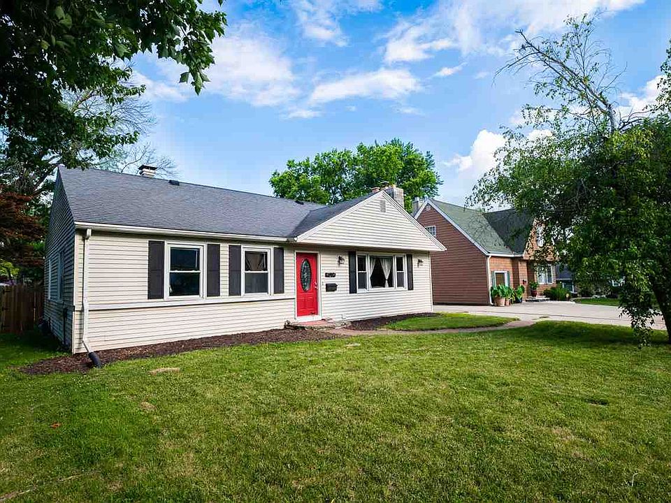 1st image of 4014 N Hollyridge Cir