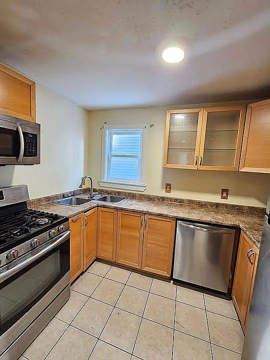 1st image of 224 Linden Ave