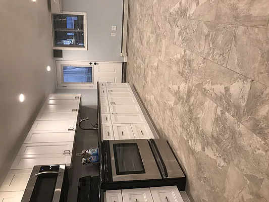 Rented by Halvatzis Realty | media 11