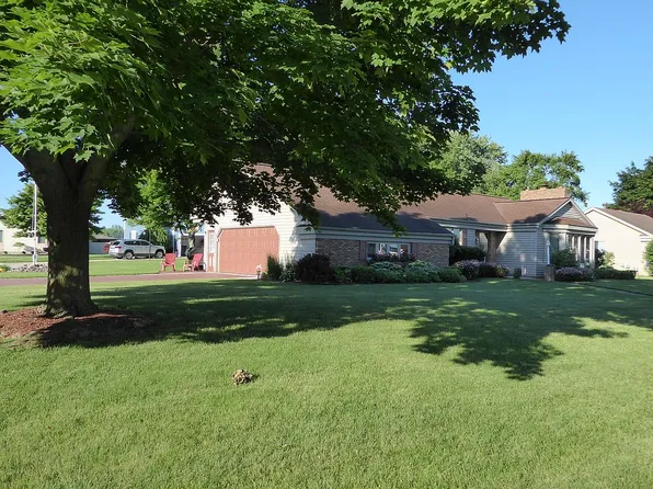 3114 Shannon Ln, Bay City, MI 48706