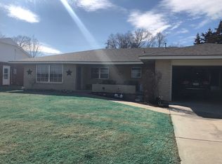 931 N 7th St, Blackwell, OK 74631
