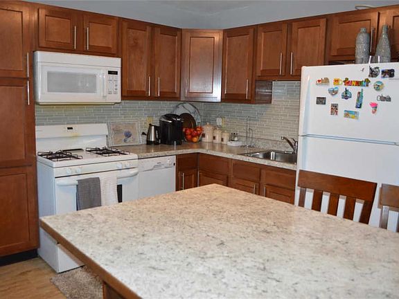 2nd image of 215 Bayless Ave