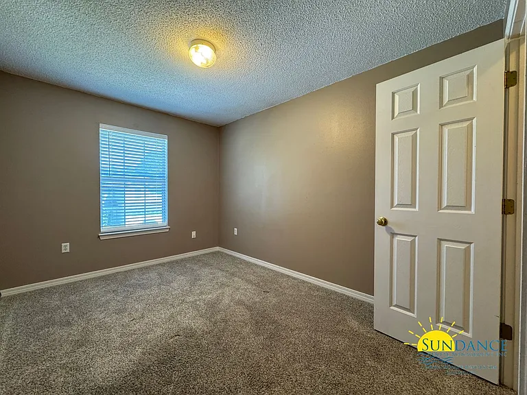 215 Twin Lakes Ln — Photo 23