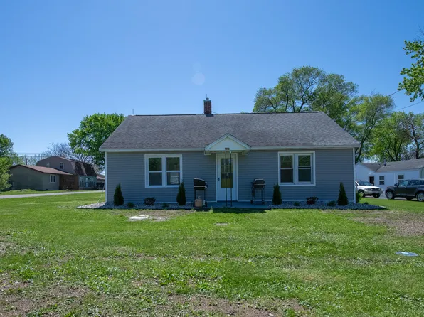 207 Arlington Ave, North Judson, IN 46366