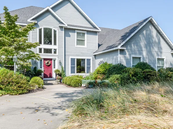 380 Ridgeway St, Saint Joseph, MI 49085