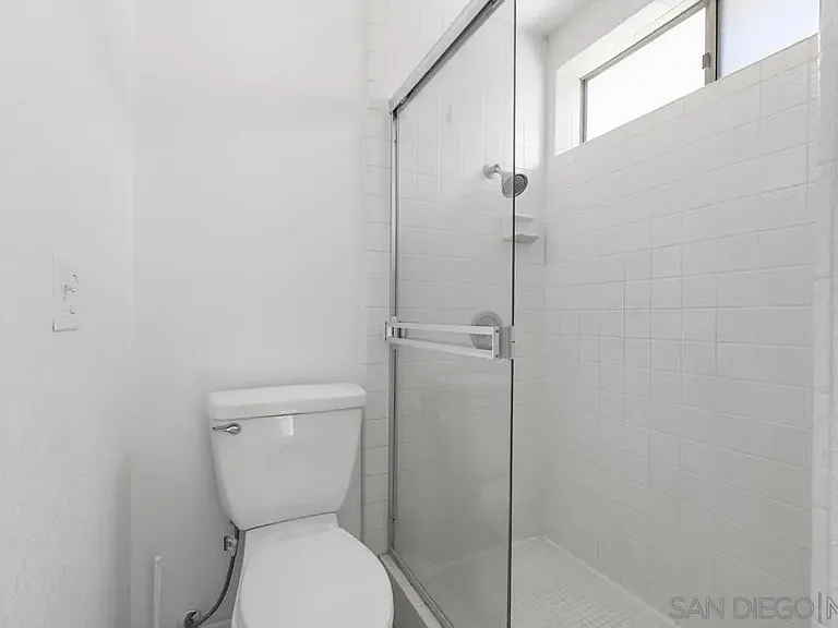 251 Sandstone St — Photo 5