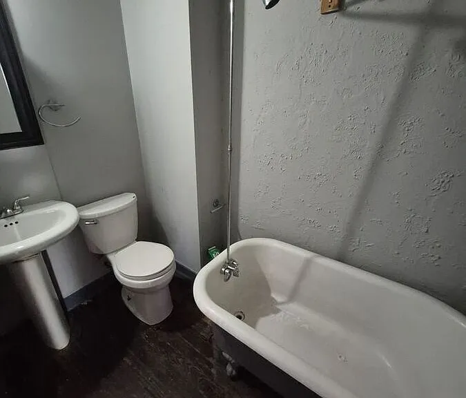 828 Greer St #7 — Photo 8