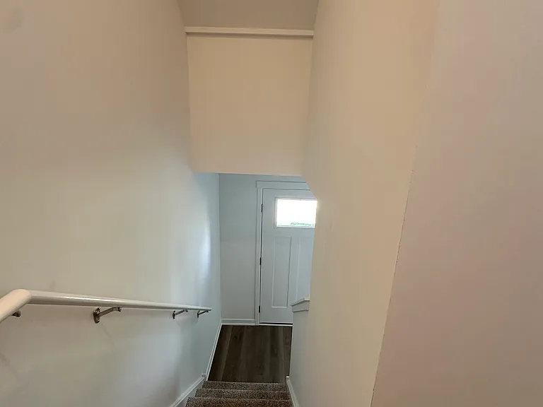 545 Yosemite Way — Photo 4