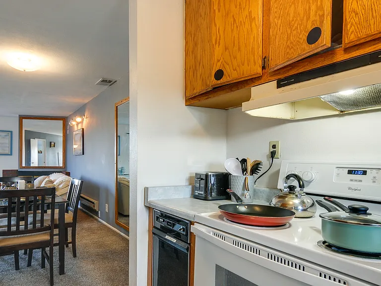 25 E Lexington #4 — Photo 10