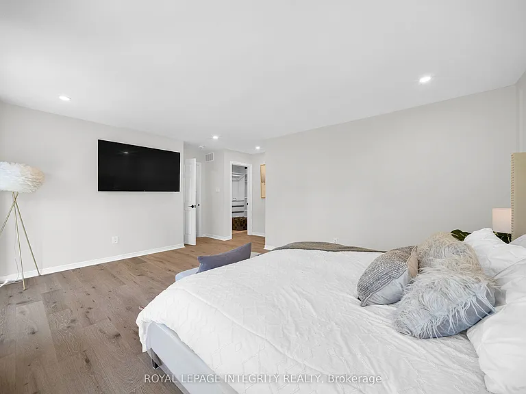 1218 Rideau Bend Cres — Photo 35