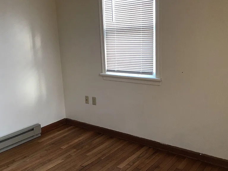 309 NW Cleveland St — Photo 26