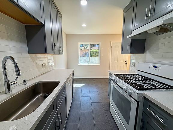 3rd image of 279 Temple Ave APT 6