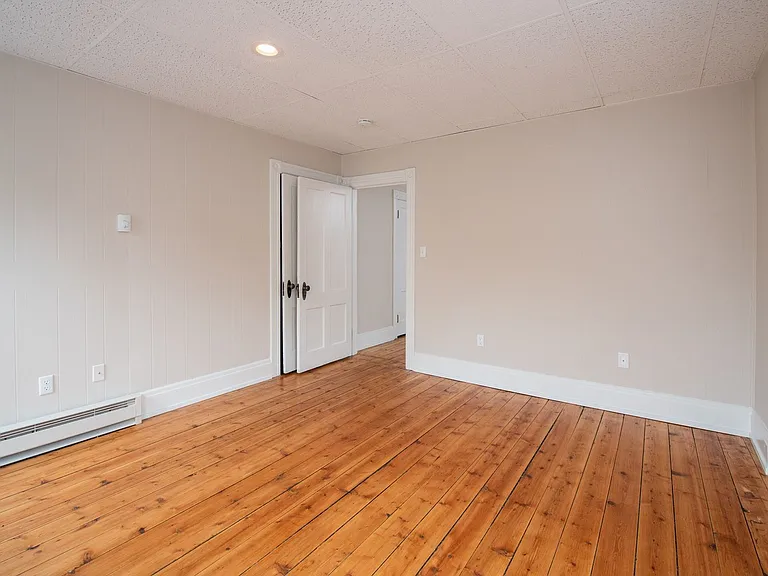 19 Warsaw Ave — Photo 12
