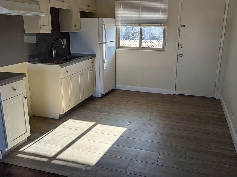 380 Dunster Dr #384 — Photo 2