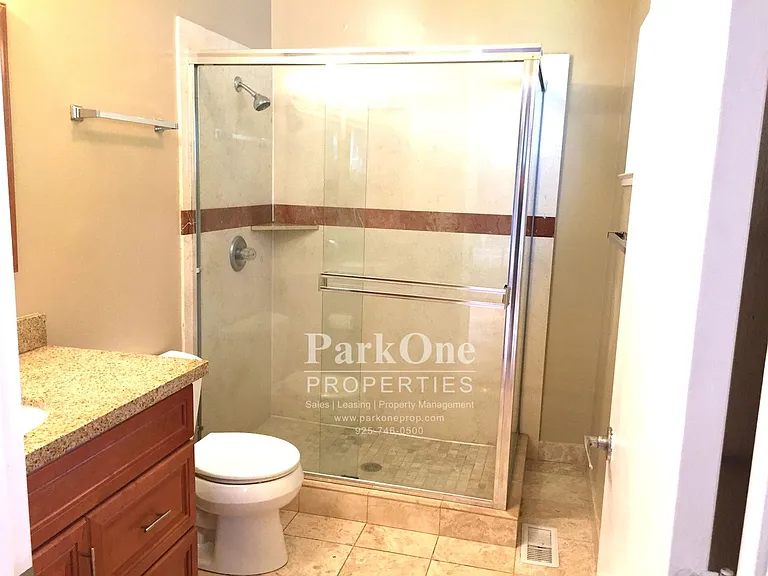 1500 Fieldcrest Dr — Photo 8