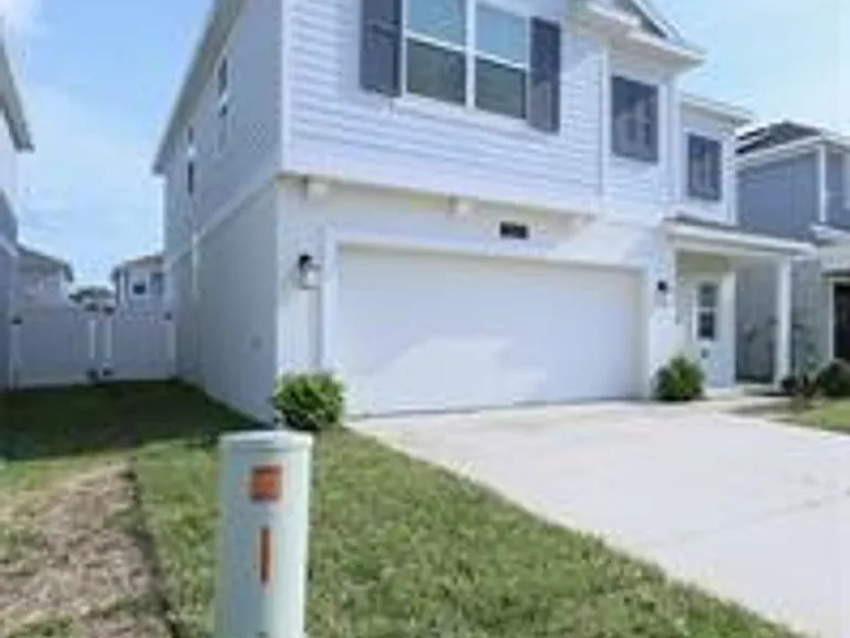 1821 Heart Lake Dr — Photo 2