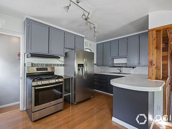 4th image of 2131 S Texas St