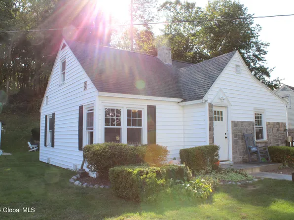 14 Hillside Drive, Wynantskill, NY 12198