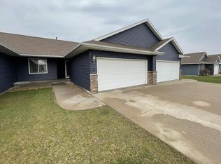 3920 37th Ave SW UNIT B, Cedar Rapids, IA 52404