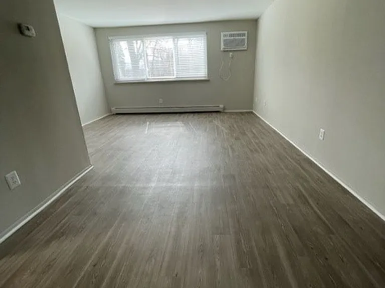 333 Marshall Apartments — Photo 27