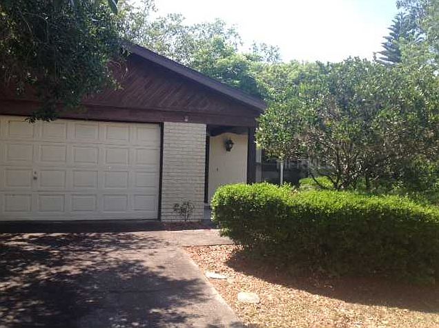 2nd image of 1410 Shadow Bay Ln