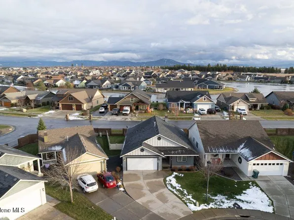 7942 W Kayak Ct, Rathdrum, ID 83858
