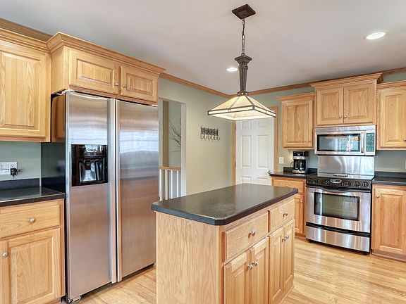 3rd image of 1439 Goldenrod Cir