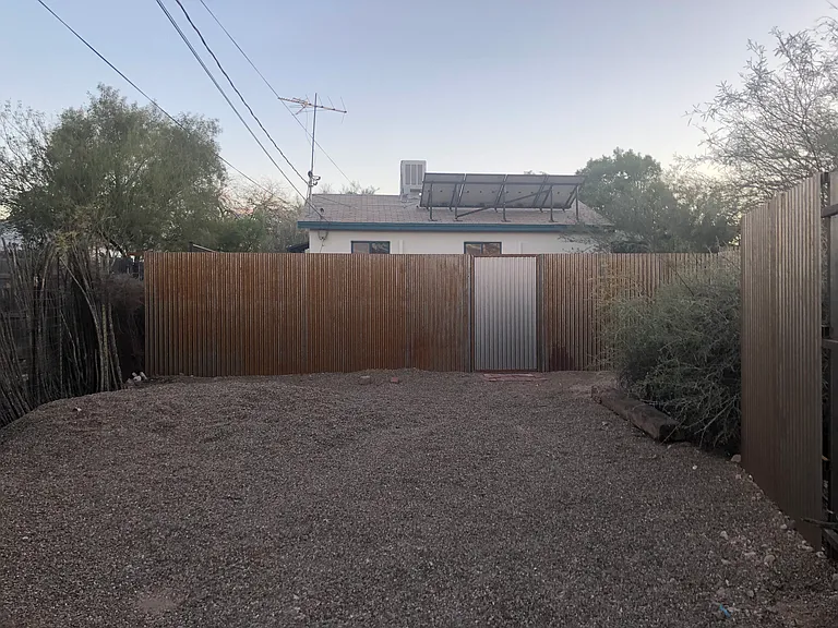 E Hampton St — Photo 5