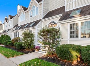 9 Munroe St #A, Newburyport, MA 01950