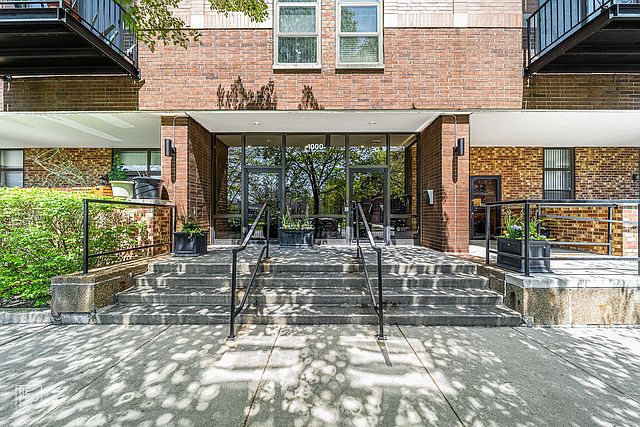 1st image of 1000 E 53rd St Unit 503
