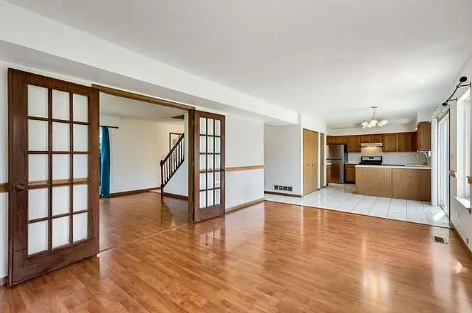 625 Harvest Dr — Photo 2