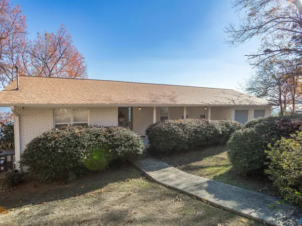 122 Lakeshore Dr, Rainbow City, AL 35906